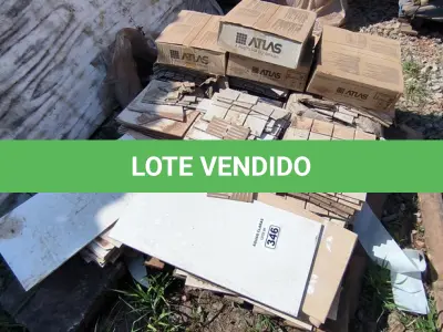LOTE 346 - 01 LOTE COM PASTILHAS MARROM CLARO (NO ESTADO)