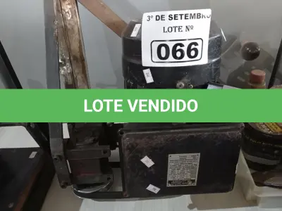 LOTE 066 - 01 MOTOR ELÉTRICO COM ESTRUTURA DE FERRO. (NO ESTADO) ATENÇÃO! FAZER A VISITAÇÃO ANTES DE ARREMATAR, NÃO SABEMOS SE FUNCIONA. LEILÃO NÃO TEM GARANTIA E NEM DEVOLUÇÃO, SUJEITO A POSSÍVEIS AVARIAS VISÍVEIS/OCULTAS E/OU AUSÊNCIA DE COMPONENTES.
