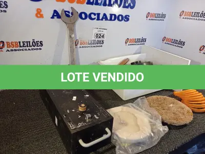 LOTE 024 - 01 LOTE COM FERRAMENTAS DIVERSAS. (NO ESTADO) ATENÇÃO! FAZER A VISITAÇÃO ANTES DE ARREMATAR, NÃO SABEMOS SE FUNCIONA. LEILÃO NÃO TEM GARANTIA E NEM DEVOLUÇÃO, SUJEITO A POSSÍVEIS AVARIAS VISÍVEIS/OCULTAS E/OU AUSÊNCIA DE COMPONENTES.