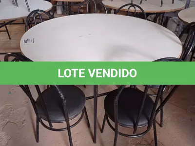 LOTE 165 - 01 MESA DE FERRO COM BASE DOBRÁVEL, TAMPO EM MADEIRA E 06 CADEIRAS DE FERRO COM ASSENTO ALMOFADADO. (NO ESTADO) ATENÇÃO! FAZER A VISITAÇÃO ANTES DE ARREMATAR, NÃO SABEMOS SE FUNCIONA. LEILÃO NÃO TEM GARANTIA E NEM DEVOLUÇÃO, SUJEITO A POSSÍVEIS AVARIAS VISÍVEIS/OCULTAS E/OU AUSÊNCIA DE COMPONENTES.