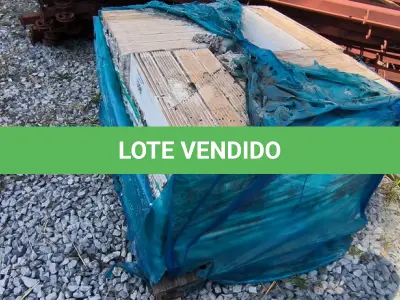 LOTE 308 - 01 LOTE COM REVESTIMENTO 30CM X 60CM GLACIER WHITER (NO ESTADO)