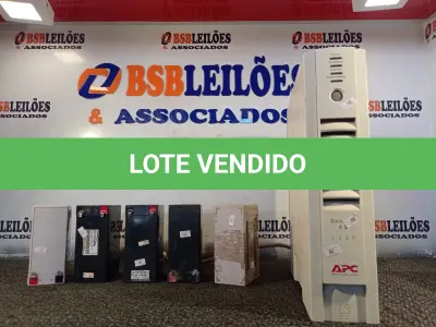 LOTE 023 - 01 NOBREAK APC E 05 SUCATAS DE BATERIAS 12V. (NO ESTADO) ATENÇÃO! FAZER A VISITAÇÃO ANTES DE ARREMATAR, NÃO SABEMOS SE FUNCIONA. LEILÃO NÃO TEM GARANTIA E NEM DEVOLUÇÃO, SUJEITO A POSSÍVEIS AVARIAS VISÍVEIS/OCULTAS E/OU AUSÊNCIA DE COMPONENTES.