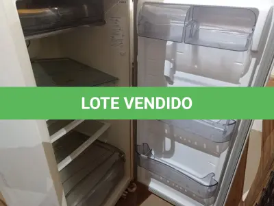 LOTE 078 - 01 GELADEIRA MARCA CÔNSUL 220V. (NO ESTADO) ATENÇÃO! FAZER A VISITAÇÃO ANTES DE ARREMATAR, NÃO SABEMOS SE FUNCIONA. LEILÃO NÃO TEM GARANTIA E NEM DEVOLUÇÃO, SUJEITO A POSSÍVEIS AVARIAS VISÍVEIS/OCULTAS E/OU AUSÊNCIA DE COMPONENTES.