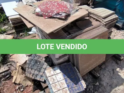 LOTE 347 - 01 LOTE COM PASTILHAS E PISOS DIVERSAS CORES (NO ESTADO)