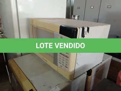 LOTE 079 - 03 MICRO-ONDAS MARCAS E MODELOS DIVERSOS. (NO ESTADO) ATENÇÃO! FAZER A VISITAÇÃO ANTES DE ARREMATAR, NÃO SABEMOS SE FUNCIONA. LEILÃO NÃO TEM GARANTIA E NEM DEVOLUÇÃO, SUJEITO A POSSÍVEIS AVARIAS VISÍVEIS/OCULTAS E/OU AUSÊNCIA DE COMPONENTES.