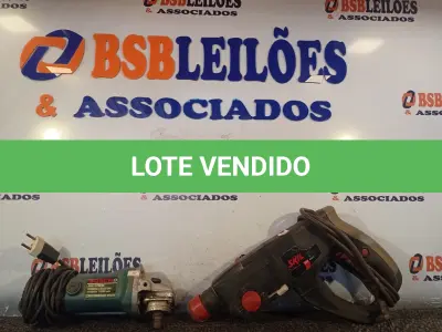 LOTE 021 - 01 FURADEIRA DE IMPACTO E 01 ESMERILHADEIRA MARCAS E MODELOS DIVERSOS COM AVARIAS. (NO ESTADO) ATENÇÃO! FAZER A VISITAÇÃO ANTES DE ARREMATAR, NÃO SABEMOS SE FUNCIONA. LEILÃO NÃO TEM GARANTIA E NEM DEVOLUÇÃO, SUJEITO A POSSÍVEIS AVARIAS VISÍVEIS/OCULTAS E/OU AUSÊNCIA DE COMPONENTES.