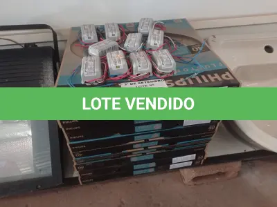 LOTE 168 - 01 LOTE COM VÁRIAS LUMINÁRIAS FLUORESCENTE REDONDAS E REATORES 1X40W. (NO ESTADO) ATENÇÃO! FAZER A VISITAÇÃO ANTES DE ARREMATAR, NÃO SABEMOS SE FUNCIONA. LEILÃO NÃO TEM GARANTIA E NEM DEVOLUÇÃO, SUJEITO A POSSÍVEIS AVARIAS VISÍVEIS/OCULTAS E/OU AUSÊNCIA DE COMPONENTES.