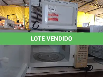 LOTE 105 - 03 MICRO-ONDAS MARCAS E MODELOS DIVERSOS. (NO ESTADO) ATENÇÃO! FAZER A VISITAÇÃO ANTES DE ARREMATAR, NÃO SABEMOS SE FUNCIONA. LEILÃO NÃO TEM GARANTIA E NEM DEVOLUÇÃO, SUJEITO A POSSÍVEIS AVARIAS VISÍVEIS/OCULTAS E/OU AUSÊNCIA DE COMPONENTES.