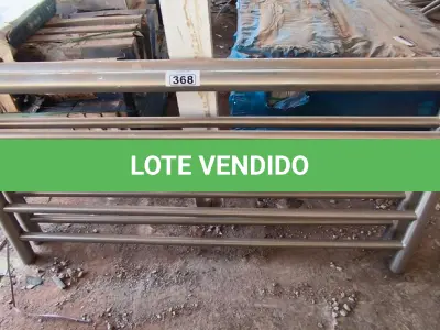 LOTE 368 - 02 CORRIMÃOS EM INOX (NO ESTADO)