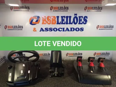 LOTE 011 - 01 VOLANTE, 01 CAMBIO E PEDAIS PARA GAMER DE CORRIDAS. (NO ESTADO) ATENÇÃO! FAZER A VISITAÇÃO ANTES DE ARREMATAR, NÃO SABEMOS SE FUNCIONA. LEILÃO NÃO TEM GARANTIA E NEM DEVOLUÇÃO, SUJEITO A POSSÍVEIS AVARIAS VISÍVEIS/OCULTAS E/OU AUSÊNCIA DE COMPONENTES.