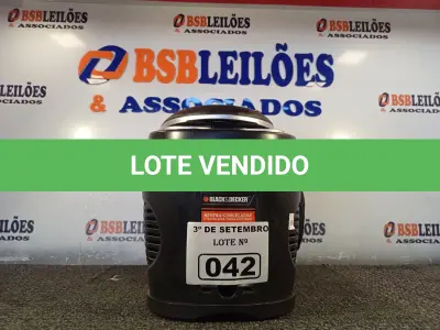 LOTE 042 - 01 GELADEIRA AUTOMOTIVA MARCA BLACK&DECKER. (NO ESTADO) ATENÇÃO! FAZER A VISITAÇÃO ANTES DE ARREMATAR, NÃO SABEMOS SE FUNCIONA. LEILÃO NÃO TEM GARANTIA E NEM DEVOLUÇÃO, SUJEITO A POSSÍVEIS AVARIAS VISÍVEIS/OCULTAS E/OU AUSÊNCIA DE COMPONENTES.