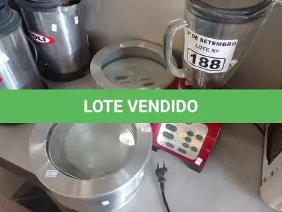 LOTE 188 - 01 LIQUIDIFICADOR OSTER, 02 LUMINÁRIAS DE EMBUTIR E 01 RAQUETE DE TÊNIS. (NO ESTADO) ATENÇÃO! FAZER A VISITAÇÃO ANTES DE ARREMATAR, NÃO SABEMOS SE FUNCIONA. LEILÃO NÃO TEM GARANTIA E NEM DEVOLUÇÃO, SUJEITO A POSSÍVEIS AVARIAS VISÍVEIS/OCULTAS E/OU AUSÊNCIA DE COMPONENTES.