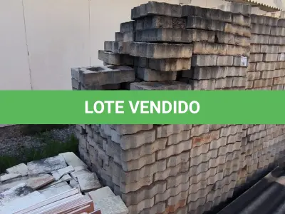 LOTE 309 - 01 LOTE COM BLOQUETES PARA PISO (NO ESTADO)