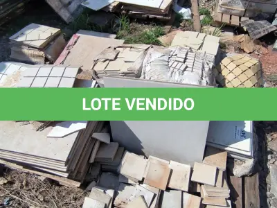 LOTE 345 - 01 LOTE COM PISOS E PATILHAS DIVERSAS TAMANHOS E CORES (NO ESTADO)