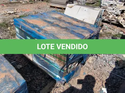 LOTE 333 - 01 LOTE COM REVESTIMENTO 30CM X 60CM GLASS WHITER (NO ESTADO)