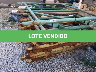 LOTE 284 - 01 LOTE COM GRADES EM FERRO NA COR VERDE (NO ESTADO)