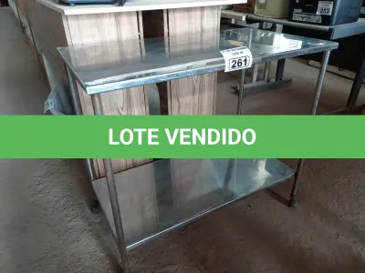LOTE 261 - 01 MESINHA EM INOX. (NO ESTADO) ATENÇÃO! FAZER A VISITAÇÃO ANTES DE ARREMATAR, NÃO SABEMOS SE FUNCIONA. LEILÃO NÃO TEM GARANTIA E NEM DEVOLUÇÃO, SUJEITO A POSSÍVEIS AVARIAS VISÍVEIS/OCULTAS E/OU AUSÊNCIA DE COMPONENTES.