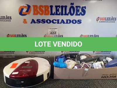 LOTE 422 - 01 ROBÔ ASPIRADOR E PERIFÉRICOS DIVERSOS. (NO ESTADO) ATENÇÃO! FAZER A VISITAÇÃO ANTES DE ARREMATAR, NÃO SABEMOS SE FUNCIONA. LEILÃO NÃO TEM GARANTIA E NEM DEVOLUÇÃO, SUJEITO A POSSÍVEIS AVARIAS VISÍVEIS/OCULTAS E/OU AUSÊNCIA DE COMPONENTES.