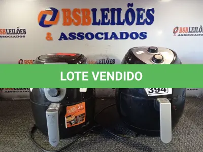 LOTE 394 - 02 FRITADEIRAS AIR FRY MARCAS E MODELOS DIVERSOS 220V. (NO ESTADO) ATENÇÃO! FAZER A VISITAÇÃO ANTES DE ARREMATAR, NÃO SABEMOS SE FUNCIONA. LEILÃO NÃO TEM GARANTIA E NEM DEVOLUÇÃO, SUJEITO A POSSÍVEIS AVARIAS VISÍVEIS/OCULTAS E/OU AUSÊNCIA DE COMPONENTES.