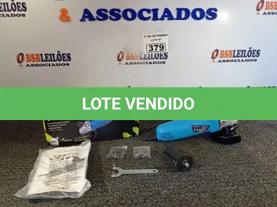 LOTE 379 - 01 ESMERILHADEIRA ANGULAR 500W 220V. (NO ESTADO) ATENÇÃO! FAZER A VISITAÇÃO ANTES DE ARREMATAR, NÃO SABEMOS SE FUNCIONA. LEILÃO NÃO TEM GARANTIA E NEM DEVOLUÇÃO, SUJEITO A POSSÍVEIS AVARIAS VISÍVEIS/OCULTAS E/OU AUSÊNCIA DE COMPONENTES.