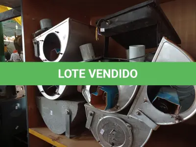 LOTE 459 - 02 REFLETORES DE LED E 06 LUMINÁRIAS DE PÁTIO. (NO ESTADO) ATENÇÃO! FAZER A VISITAÇÃO ANTES DE ARREMATAR, NÃO SABEMOS SE FUNCIONA. LEILÃO NÃO TEM GARANTIA E NEM DEVOLUÇÃO, SUJEITO A POSSÍVEIS AVARIAS VISÍVEIS/OCULTAS E/OU AUSÊNCIA DE COMPONENTES.