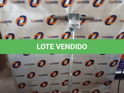 LOTE 207 - 01 ENCERADEIRA MARCA CLEANER. (NO ESTADO) ATENÇÃO! FAZER A VISITAÇÃO ANTES DE ARREMATAR, NÃO SABEMOS SE FUNCIONA. LEILÃO NÃO TEM GARANTIA E NEM DEVOLUÇÃO, SUJEITO A POSSÍVEIS AVARIAS VISÍVEIS/OCULTAS E/OU AUSÊNCIA DE COMPONENTES.