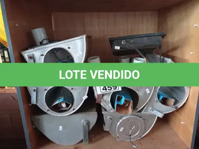 LOTE 459 - 02 REFLETORES DE LED E 06 LUMINÁRIAS DE PÁTIO. (NO ESTADO) ATENÇÃO! FAZER A VISITAÇÃO ANTES DE ARREMATAR, NÃO SABEMOS SE FUNCIONA. LEILÃO NÃO TEM GARANTIA E NEM DEVOLUÇÃO, SUJEITO A POSSÍVEIS AVARIAS VISÍVEIS/OCULTAS E/OU AUSÊNCIA DE COMPONENTES.