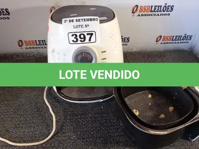 LOTE 397 - 01 FRITADEIRA AIR FRY MARCA PHILIPS 220V. (NO ESTADO) ATENÇÃO! FAZER A VISITAÇÃO ANTES DE ARREMATAR, NÃO SABEMOS SE FUNCIONA. LEILÃO NÃO TEM GARANTIA E NEM DEVOLUÇÃO, SUJEITO A POSSÍVEIS AVARIAS VISÍVEIS/OCULTAS E/OU AUSÊNCIA DE COMPONENTES.
