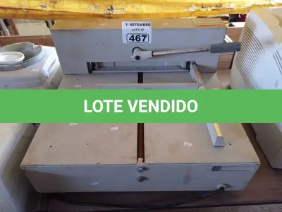 LOTE 467 - 01 GUILHOTINA ELÉTRICA. (NO ESTADO) ATENÇÃO! FAZER A VISITAÇÃO ANTES DE ARREMATAR, NÃO SABEMOS SE FUNCIONA. LEILÃO NÃO TEM GARANTIA E NEM DEVOLUÇÃO, SUJEITO A POSSÍVEIS AVARIAS VISÍVEIS/OCULTAS E/OU AUSÊNCIA DE COMPONENTES.