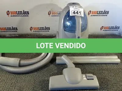 LOTE 441 - 01 ASPIRADOR DE PÓ MARCA ELECTROLUX. (NO ESTADO) ATENÇÃO! FAZER A VISITAÇÃO ANTES DE ARREMATAR, NÃO SABEMOS SE FUNCIONA. LEILÃO NÃO TEM GARANTIA E NEM DEVOLUÇÃO, SUJEITO A POSSÍVEIS AVARIAS VISÍVEIS/OCULTAS E/OU AUSÊNCIA DE COMPONENTES.