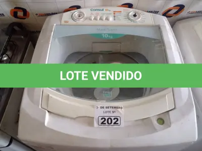 LOTE 202 - 01 MÁQUINA DE LAVAR ROUPAS MARCA CÔNSUL CAPACIDADE 10KG. (NO ESTADO) ATENÇÃO! FAZER A VISITAÇÃO ANTES DE ARREMATAR, NÃO SABEMOS SE FUNCIONA. LEILÃO NÃO TEM GARANTIA E NEM DEVOLUÇÃO, SUJEITO A POSSÍVEIS AVARIAS VISÍVEIS/OCULTAS E/OU AUSÊNCIA DE COMPONENTES.