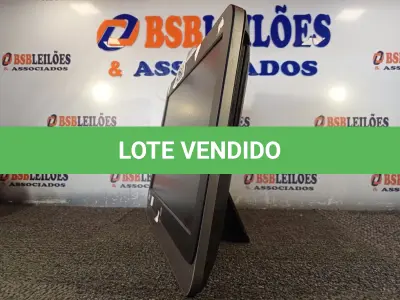 LOTE 262 - 01 COMPUTADOR ALL IN ONE MARCA HP. (NO ESTADO) ATENÇÃO! FAZER A VISITAÇÃO ANTES DE ARREMATAR, NÃO SABEMOS SE FUNCIONA. LEILÃO NÃO TEM GARANTIA E NEM DEVOLUÇÃO, SUJEITO A POSSÍVEIS AVARIAS VISÍVEIS/OCULTAS E/OU AUSÊNCIA DE COMPONENTES.