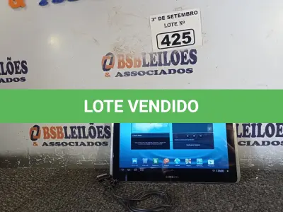 LOTE 425 - 01 TABLET SAMSUNG TAB2 10.1 COM CABO. (NO ESTADO) ATENÇÃO! FAZER A VISITAÇÃO ANTES DE ARREMATAR, NÃO SABEMOS SE FUNCIONA. LEILÃO NÃO TEM GARANTIA E NEM DEVOLUÇÃO, SUJEITO A POSSÍVEIS AVARIAS VISÍVEIS/OCULTAS E/OU AUSÊNCIA DE COMPONENTES.