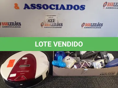 LOTE 422 - 01 ROBÔ ASPIRADOR E PERIFÉRICOS DIVERSOS. (NO ESTADO) ATENÇÃO! FAZER A VISITAÇÃO ANTES DE ARREMATAR, NÃO SABEMOS SE FUNCIONA. LEILÃO NÃO TEM GARANTIA E NEM DEVOLUÇÃO, SUJEITO A POSSÍVEIS AVARIAS VISÍVEIS/OCULTAS E/OU AUSÊNCIA DE COMPONENTES.