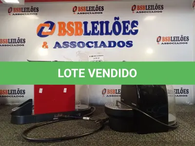 LOTE 265 - 02 CAFETEIRAS MARCAS E MODELOS DIVERSOS. (NO ESTADO) ATENÇÃO! FAZER A VISITAÇÃO ANTES DE ARREMATAR, NÃO SABEMOS SE FUNCIONA. LEILÃO NÃO TEM GARANTIA E NEM DEVOLUÇÃO, SUJEITO A POSSÍVEIS AVARIAS VISÍVEIS/OCULTAS E/OU AUSÊNCIA DE COMPONENTES.