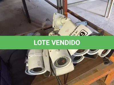 LOTE 439 - 01 LOTE COM VÁRIAS CÂMERAS DE SEGURANÇA MARCAS E MODELOS DIVERSOS. (NO ESTADO) ATENÇÃO! FAZER A VISITAÇÃO ANTES DE ARREMATAR, NÃO SABEMOS SE FUNCIONA. LEILÃO NÃO TEM GARANTIA E NEM DEVOLUÇÃO, SUJEITO A POSSÍVEIS AVARIAS VISÍVEIS/OCULTAS E/OU AUSÊNCIA DE COMPONENTES.