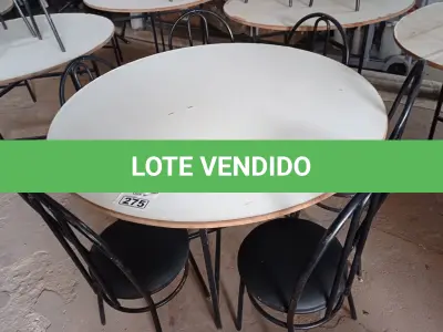 LOTE 275 - 01 MESA DE FERRO COM BASE DOBRÁVEL, TAMPO EM MADEIRA E 06 CADEIRAS DE FERRO COM ASSENTO ALMOFADADO. (NO ESTADO) ATENÇÃO! FAZER A VISITAÇÃO ANTES DE ARREMATAR, NÃO SABEMOS SE FUNCIONA. LEILÃO NÃO TEM GARANTIA E NEM DEVOLUÇÃO, SUJEITO A POSSÍVEIS AVARIAS VISÍVEIS/OCULTAS E/OU AUSÊNCIA DE COMPONENTES.