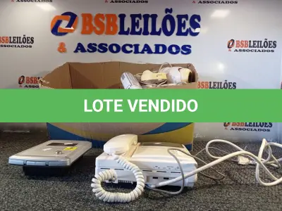 LOTE 417 - 01 VÍDEO PORTEIRO, VÁRIAS CÂMERAS DE SEGURANÇA E MATERIAIS DIVERSOS. (NO ESTADO) ATENÇÃO! FAZER A VISITAÇÃO ANTES DE ARREMATAR, NÃO SABEMOS SE FUNCIONA. LEILÃO NÃO TEM GARANTIA E NEM DEVOLUÇÃO, SUJEITO A POSSÍVEIS AVARIAS VISÍVEIS/OCULTAS E/OU AUSÊNCIA DE COMPONENTES.