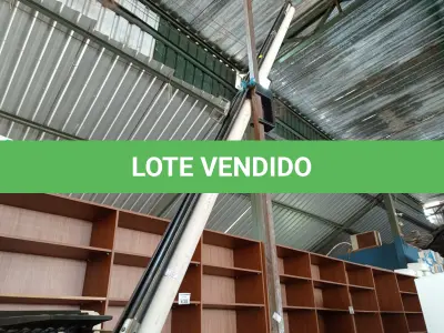 LOTE 297 - 01 PROJETOR MULTIMIDIA, 01 TRIPÉ E 01 TELA DE PROJEÇÃO. (NO ESTADO) ATENÇÃO! FAZER A VISITAÇÃO ANTES DE ARREMATAR, NÃO SABEMOS SE FUNCIONA. LEILÃO NÃO TEM GARANTIA E NEM DEVOLUÇÃO, SUJEITO A POSSÍVEIS AVARIAS VISÍVEIS/OCULTAS E/OU AUSÊNCIA DE COMPONENTES.
