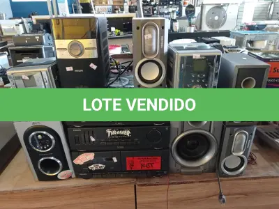 LOTE 277 - 04 APARELHOS DE SOM, 04 CAIXAS DE SOM, 01 SUBWOOFER E 02 ESTABILIZADORES MARCAS E MODELOS DIVERSOS. (NO ESTADO) ATENÇÃO! FAZER A VISITAÇÃO ANTES DE ARREMATAR, NÃO SABEMOS SE FUNCIONA. LEILÃO NÃO TEM GARANTIA E NEM DEVOLUÇÃO, SUJEITO A POSSÍVEIS AVARIAS VISÍVEIS/OCULTAS E/OU AUSÊNCIA DE COMPONENTES.