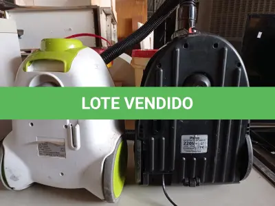 LOTE 353 - 02 ASPIRADORES DE PÓ MARCAS E MODELOS DIVERSOS. (NO ESTADO) ATENÇÃO! FAZER A VISITAÇÃO ANTES DE ARREMATAR, NÃO SABEMOS SE FUNCIONA. LEILÃO NÃO TEM GARANTIA E NEM DEVOLUÇÃO, SUJEITO A POSSÍVEIS AVARIAS VISÍVEIS/OCULTAS E/OU AUSÊNCIA DE COMPONENTES.