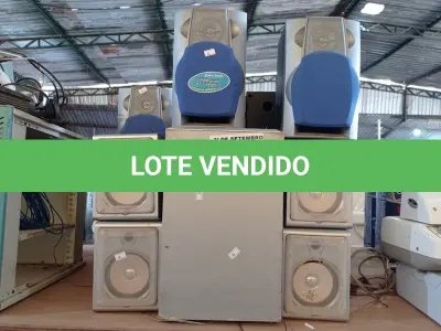 LOTE 286 - 02 APARELHOS DE SOM, 01 SUBWOOFER E VÁRIAS CAIXAS DE SOM MARCAS E MODELOS DIVERSOS. (NO ESTADO) ATENÇÃO! FAZER A VISITAÇÃO ANTES DE ARREMATAR, NÃO SABEMOS SE FUNCIONA. LEILÃO NÃO TEM GARANTIA E NEM DEVOLUÇÃO, SUJEITO A POSSÍVEIS AVARIAS VISÍVEIS/OCULTAS E/OU AUSÊNCIA DE COMPONENTES.