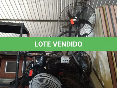 LOTE 517 - 01 LOTE COM VÁRIOS VENTILADORES MARCAS E MODELOS DIVERSOS. (NO ESTADO) ATENÇÃO! FAZER A VISITAÇÃO ANTES DE ARREMATAR, NÃO SABEMOS SE FUNCIONA. LEILÃO NÃO TEM GARANTIA E NEM DEVOLUÇÃO, SUJEITO A POSSÍVEIS AVARIAS VISÍVEIS/OCULTAS E/OU AUSÊNCIA DE COMPONENTES.