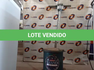 LOTE 207 - 01 ENCERADEIRA MARCA CLEANER. (NO ESTADO) ATENÇÃO! FAZER A VISITAÇÃO ANTES DE ARREMATAR, NÃO SABEMOS SE FUNCIONA. LEILÃO NÃO TEM GARANTIA E NEM DEVOLUÇÃO, SUJEITO A POSSÍVEIS AVARIAS VISÍVEIS/OCULTAS E/OU AUSÊNCIA DE COMPONENTES.