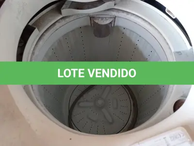 LOTE 330 - 01 MÁQUINA DE LAVAR ROUPAS MARCA ELECTROLUX CAPACIDADE 6KG 220V. (NO ESTADO) ATENÇÃO! FAZER A VISITAÇÃO ANTES DE ARREMATAR, NÃO SABEMOS SE FUNCIONA. LEILÃO NÃO TEM GARANTIA E NEM DEVOLUÇÃO, SUJEITO A POSSÍVEIS AVARIAS VISÍVEIS/OCULTAS E/OU AUSÊNCIA DE COMPONENTES.