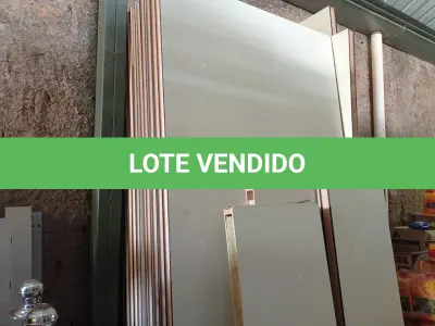LOTE 299 - 09 PAINÉIS DE DIVISÓRIA 2,14M X 1,20M E VÁRIOS RECORTES. (NO ESTADO) ATENÇÃO! FAZER A VISITAÇÃO ANTES DE ARREMATAR, NÃO SABEMOS SE FUNCIONA. LEILÃO NÃO TEM GARANTIA E NEM DEVOLUÇÃO, SUJEITO A POSSÍVEIS AVARIAS VISÍVEIS/OCULTAS E/OU AUSÊNCIA DE COMPONENTES.