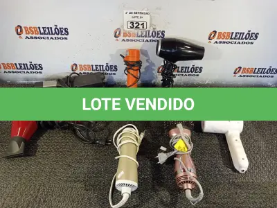 LOTE 321 - 03 SECADORES DE CABELO E 02 ESCOVAS ROTATIVAS. (NO ESTADO) ATENÇÃO! FAZER A VISITAÇÃO ANTES DE ARREMATAR, NÃO SABEMOS SE FUNCIONA. LEILÃO NÃO TEM GARANTIA E NEM DEVOLUÇÃO, SUJEITO A POSSÍVEIS AVARIAS VISÍVEIS/OCULTAS E/OU AUSÊNCIA DE COMPONENTES.