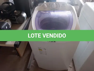 LOTE 194 - 01 MÁQUINA DE LAVAR MARCA ELECTROLUX CAPACIDADE 8KG 220V. (NO ESTADO) ATENÇÃO! FAZER A VISITAÇÃO ANTES DE ARREMATAR, NÃO SABEMOS SE FUNCIONA. LEILÃO NÃO TEM GARANTIA E NEM DEVOLUÇÃO, SUJEITO A POSSÍVEIS AVARIAS VISÍVEIS/OCULTAS E/OU AUSÊNCIA DE COMPONENTES.