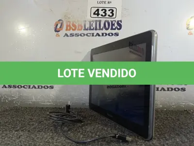 LOTE 433 - 01 TABLET SAMSUNG TAB2 10.1 COM CABO. (NO ESTADO) ATENÇÃO! FAZER A VISITAÇÃO ANTES DE ARREMATAR, NÃO SABEMOS SE FUNCIONA. LEILÃO NÃO TEM GARANTIA E NEM DEVOLUÇÃO, SUJEITO A POSSÍVEIS AVARIAS VISÍVEIS/OCULTAS E/OU AUSÊNCIA DE COMPONENTES.