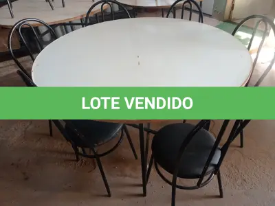 LOTE 205 - 01 MESA DE FERRO COM BASE DOBRÁVEL, TAMPO EM MADEIRA E 06 CADEIRAS DE FERRO COM ASSENTO ALMOFADADO. (NO ESTADO) ATENÇÃO! FAZER A VISITAÇÃO ANTES DE ARREMATAR, NÃO SABEMOS SE FUNCIONA. LEILÃO NÃO TEM GARANTIA E NEM DEVOLUÇÃO, SUJEITO A POSSÍVEIS AVARIAS VISÍVEIS/OCULTAS E/OU AUSÊNCIA DE COMPONENTES.